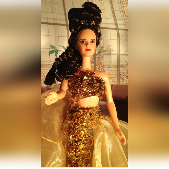 NEW OOAK FASHIONABLE BARBIE DOLL WITH GOWN JEWELRY AND STYLISH UPDO COLLECTABLES - Picture 9 of 13